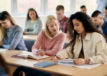 students preparing for their private investigators exam